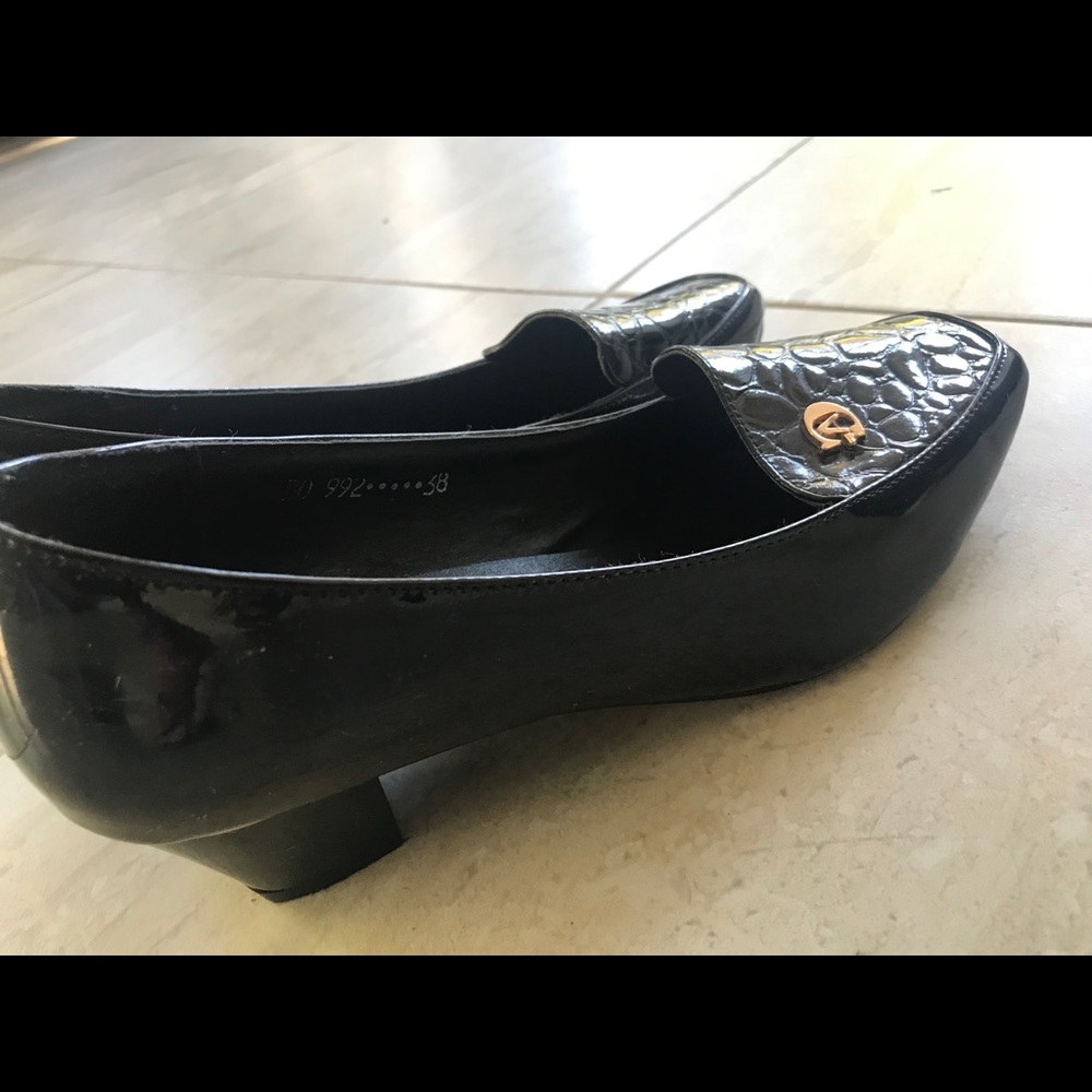 Black kitty heels